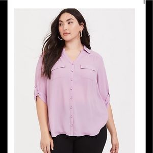 TORRID 00 Light lavender button front blouse 💜
